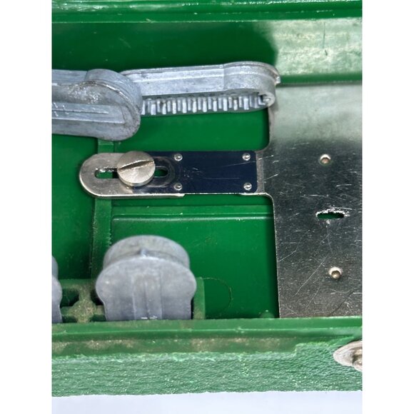 Vintage Singer Buttonholer Sewing Machine Attachment – Green Case w/ Templates - Picture 6 of 10